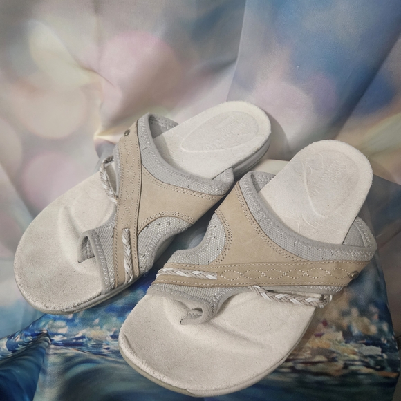 Merrell Shoes - Merrell Tan and Gray Women's Sandals 8M NWOT